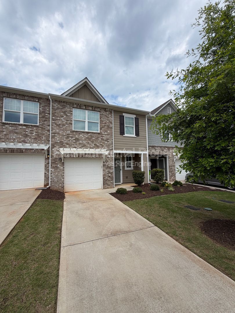 Better-than-new 3 bedroom townhome in McDonough by Platinum Property Management Services, Inc. property image