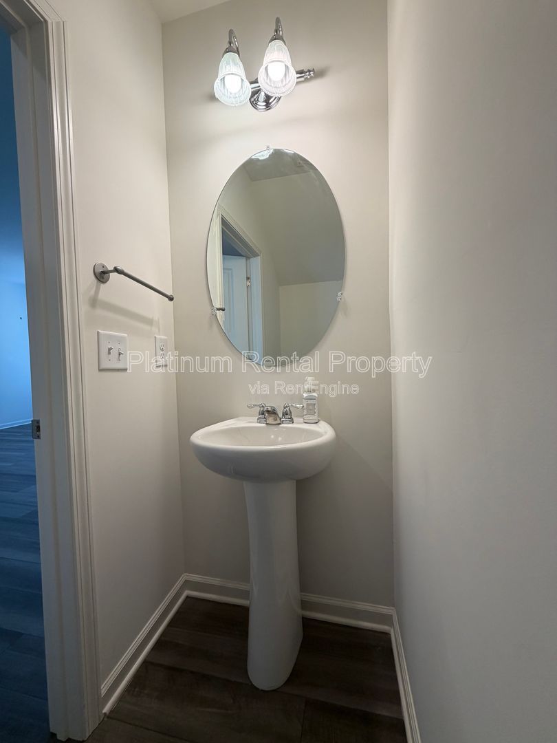 Better-than-new 3 bedroom townhome in McDonough by Platinum Property Management Services, Inc. property image