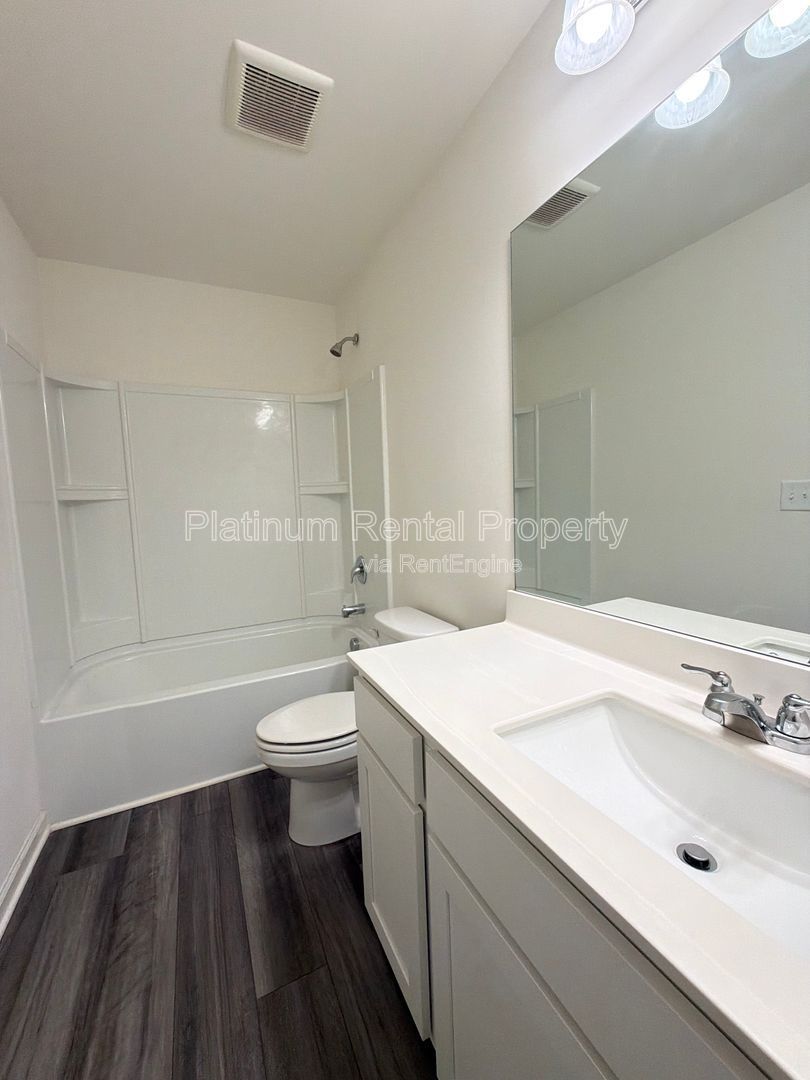 Better-than-new 3 bedroom townhome in McDonough by Platinum Property Management Services, Inc. property image