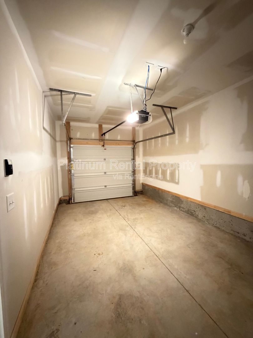 Better-than-new 3 bedroom townhome in McDonough by Platinum Property Management Services, Inc. property image