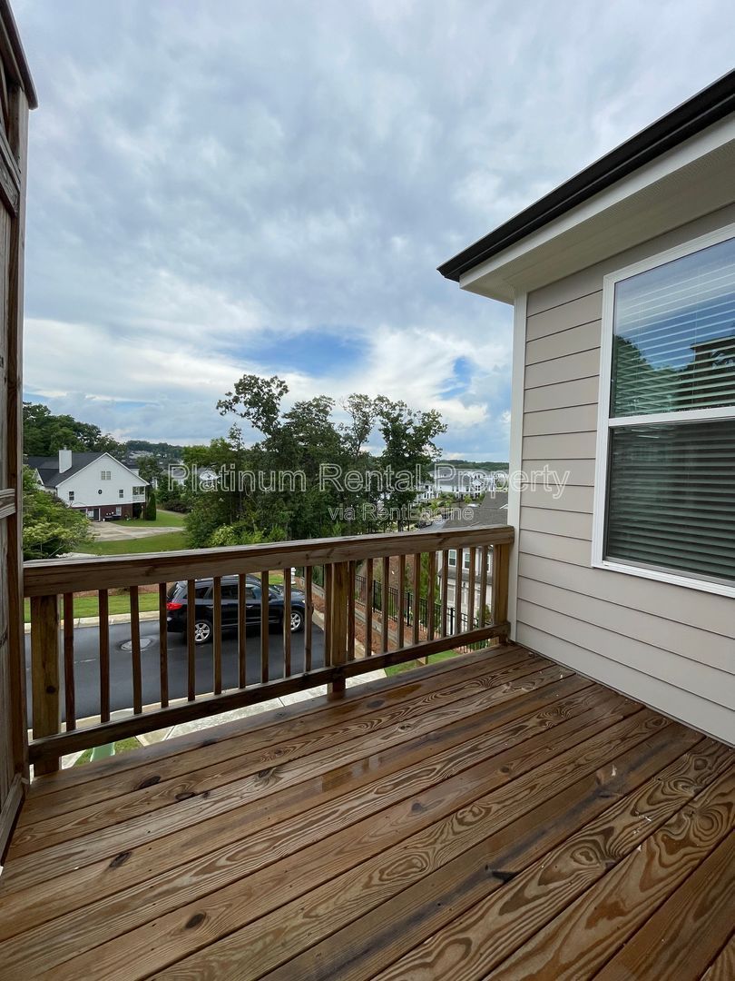 Meticulously maintained and better than new, 3 bedroom, 3.5 bathrooms in FANTASTIC gated Buford neighborhood, by Platinum Property Management Services, Inc. property image
