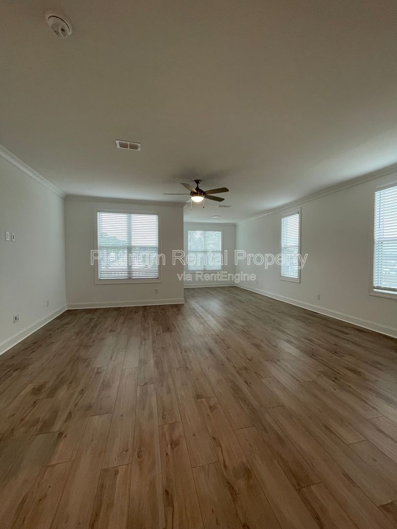 Meticulously maintained and better than new, 3 bedroom, 3.5 bathrooms in FANTASTIC gated Buford neighborhood, by Platinum Property Management Services, Inc. property image