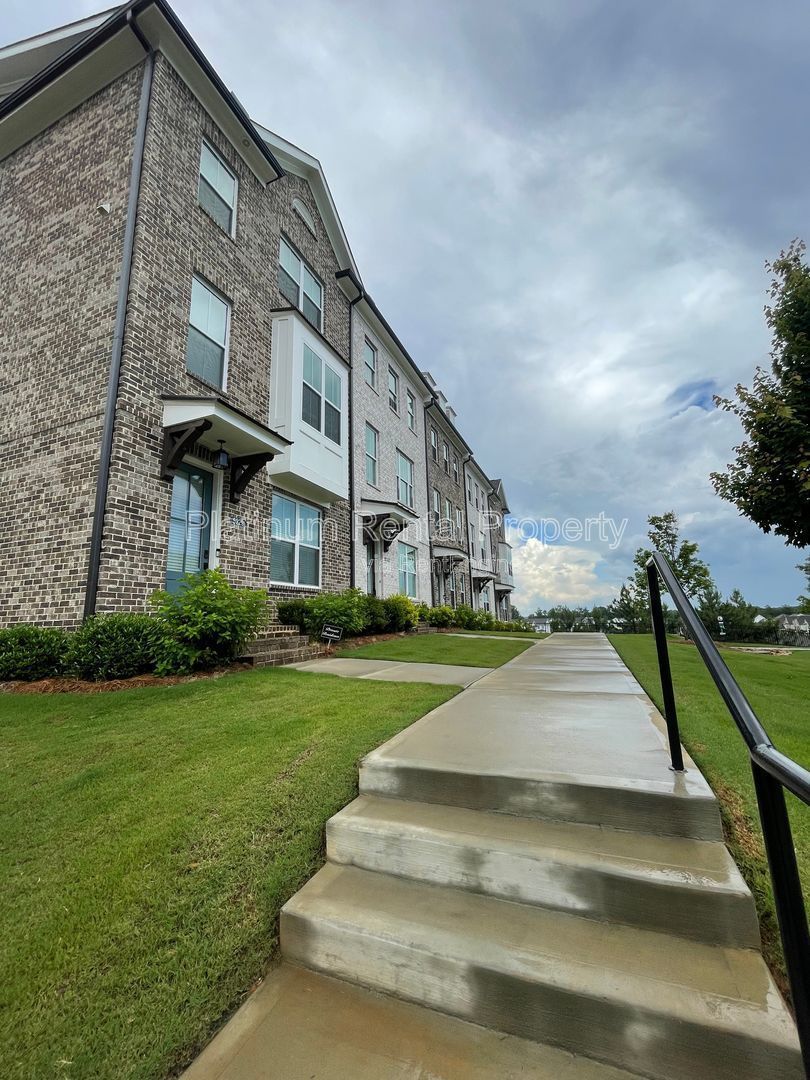 Meticulously maintained and better than new, 3 bedroom, 3.5 bathrooms in FANTASTIC gated Buford neighborhood, by Platinum Property Management Services, Inc. property image