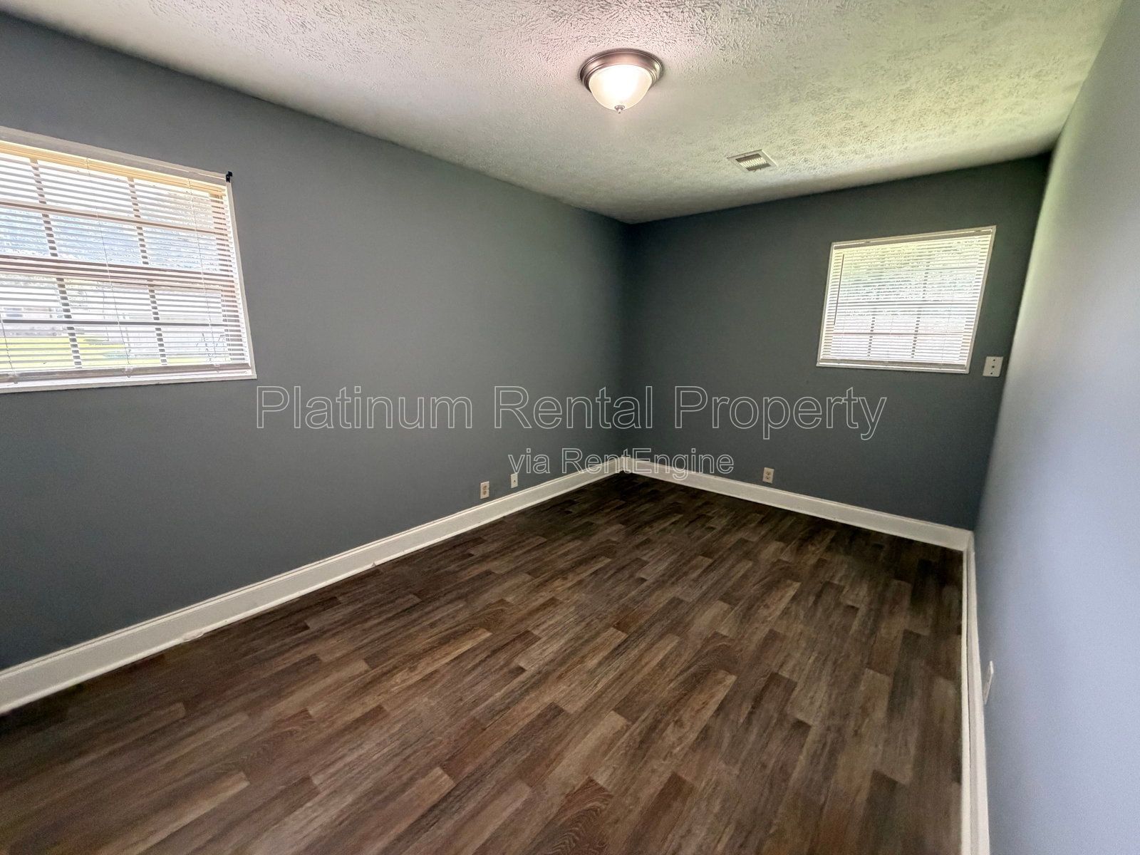 Well maintained 2 bedroom unit in Monroe for rent by Platinum Property Management Services, Inc. property image