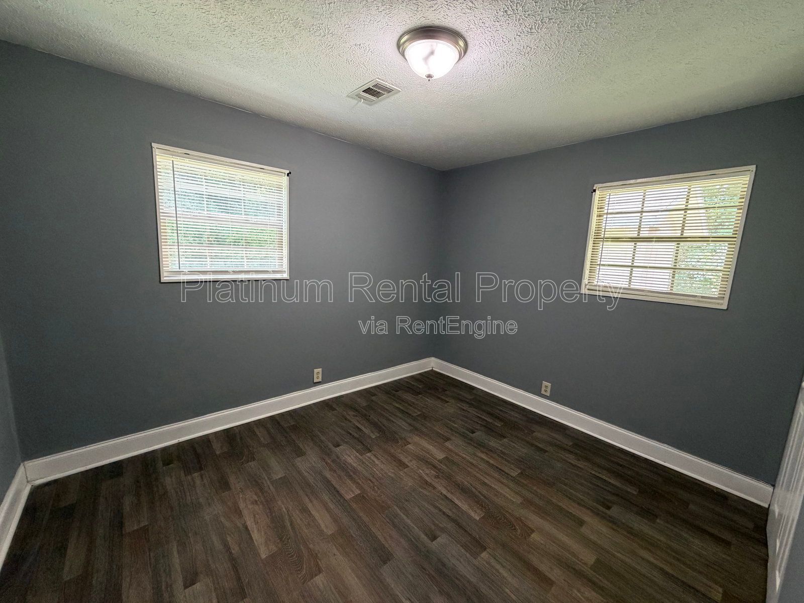 Well maintained 2 bedroom unit in Monroe for rent by Platinum Property Management Services, Inc. property image