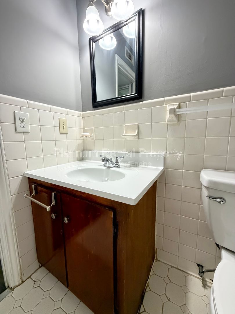 Well maintained 2 bedroom unit in Monroe for rent by Platinum Property Management Services, Inc. property image