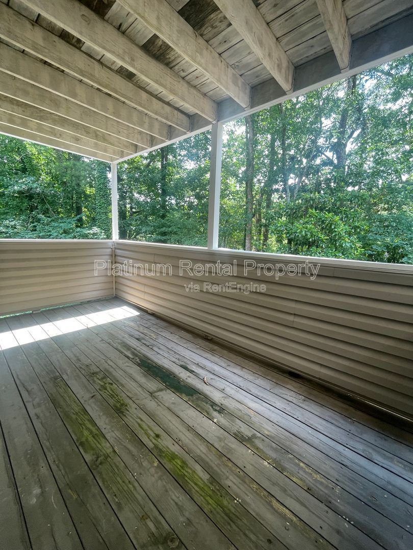Uniquely, modern 2 bedroom condo in prime location near Powers Ferry Road, by Platinum Property Management Services, Inc. property image