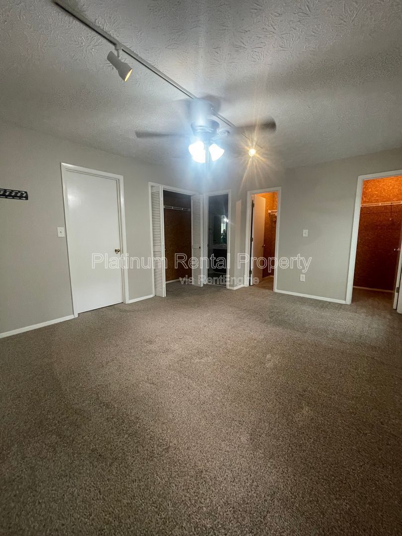 Uniquely, modern 2 bedroom condo in prime location near Powers Ferry Road, by Platinum Property Management Services, Inc. property image