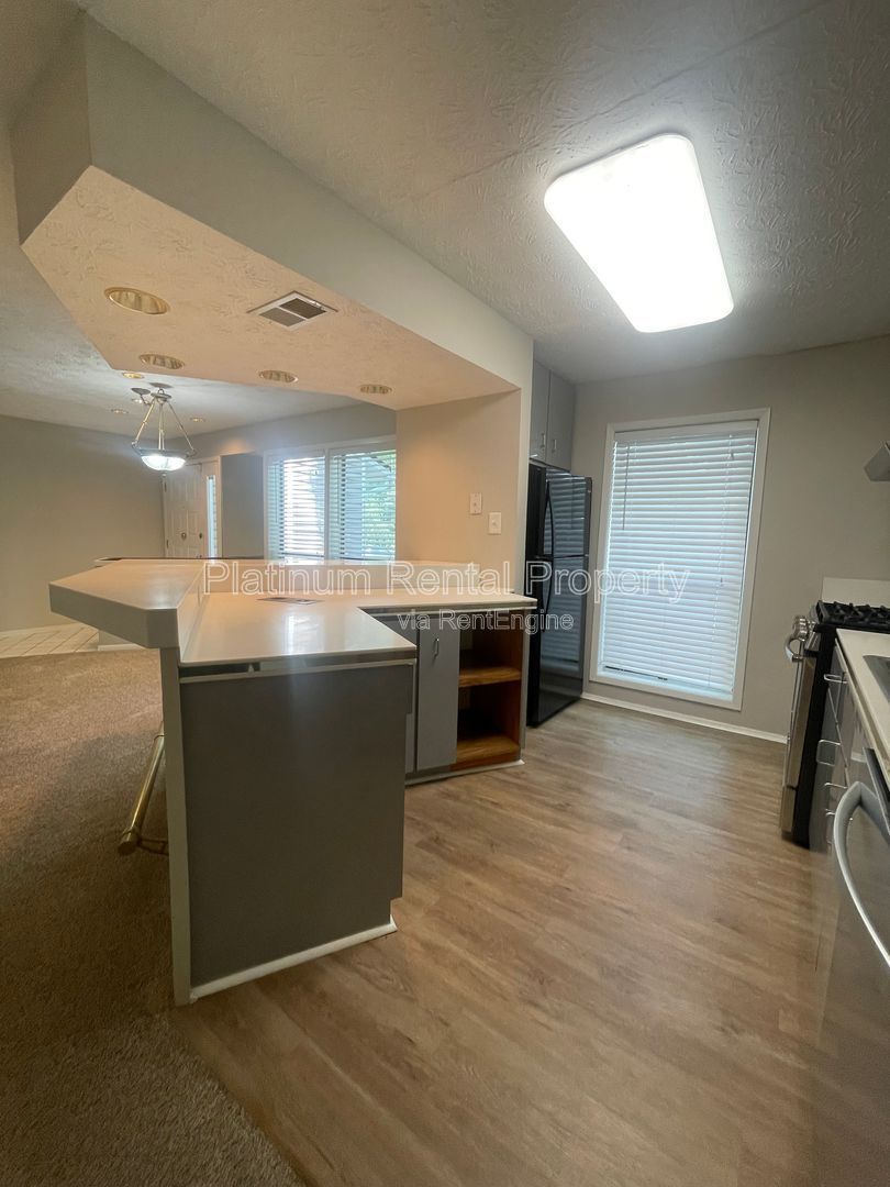 Uniquely, modern 2 bedroom condo in prime location near Powers Ferry Road, by Platinum Property Management Services, Inc. property image