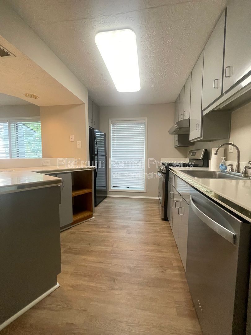 Uniquely, modern 2 bedroom condo in prime location near Powers Ferry Road, by Platinum Property Management Services, Inc. property image