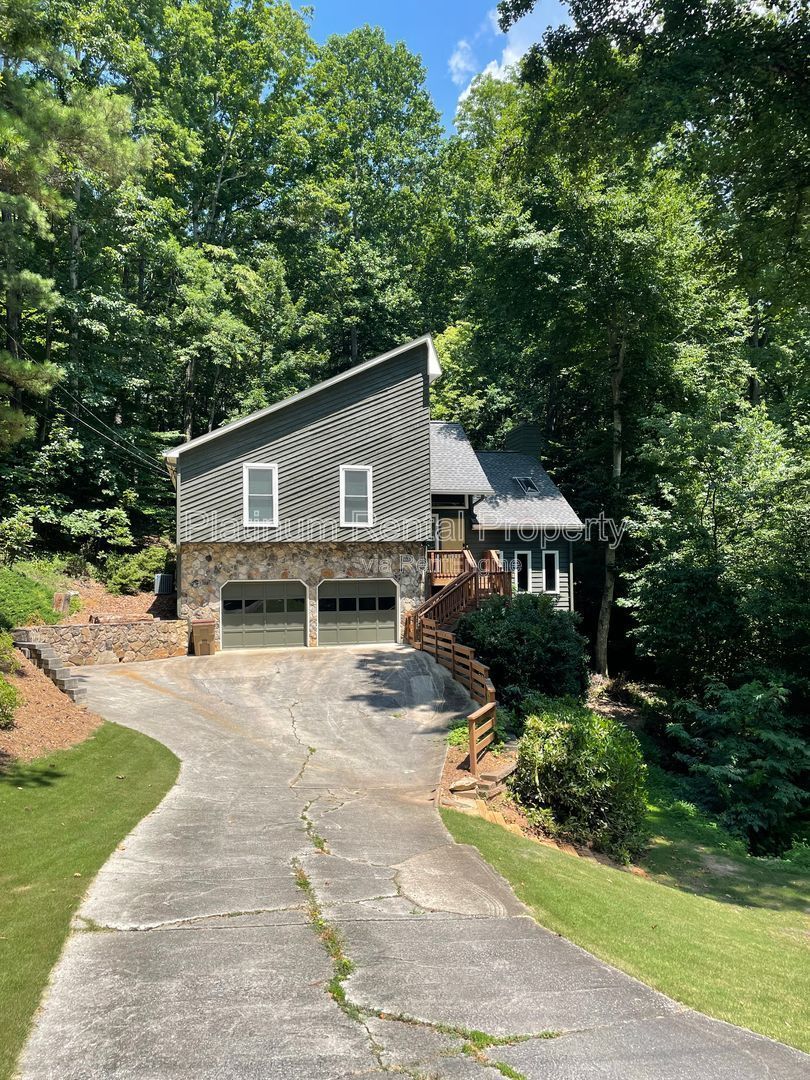Fabulous, 4 bedroom hidden gem in prestigious East Cobb, by Platinum Property  Management Services, Inc. property image