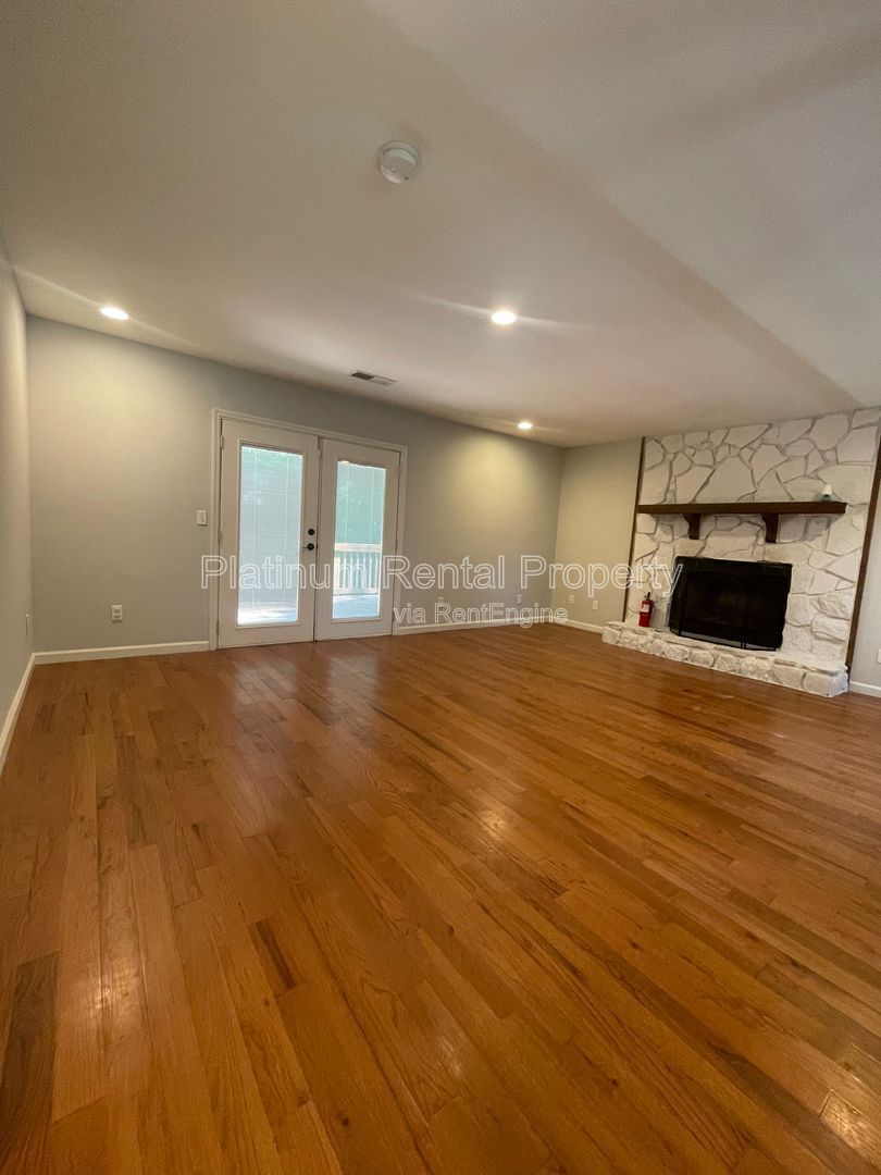 Fabulous, 4 bedroom hidden gem in prestigious East Cobb, by Platinum Property  Management Services, Inc. property image