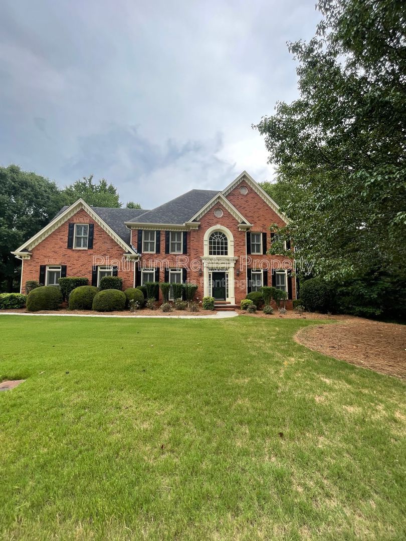 Stunning & exquisite 5 bedroom home on fully finished basement by Platinum Property Management Services, Inc. property image