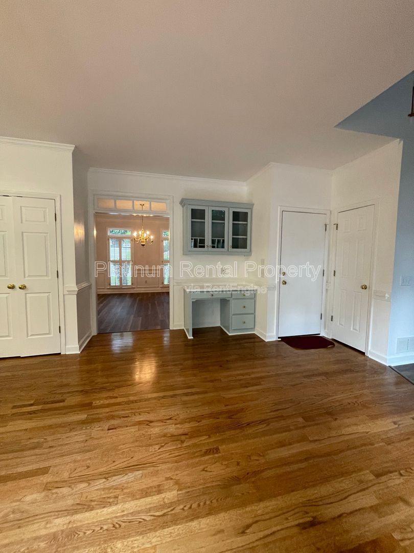 Stunning & exquisite 5 bedroom home on fully finished basement by Platinum Property Management Services, Inc. property image