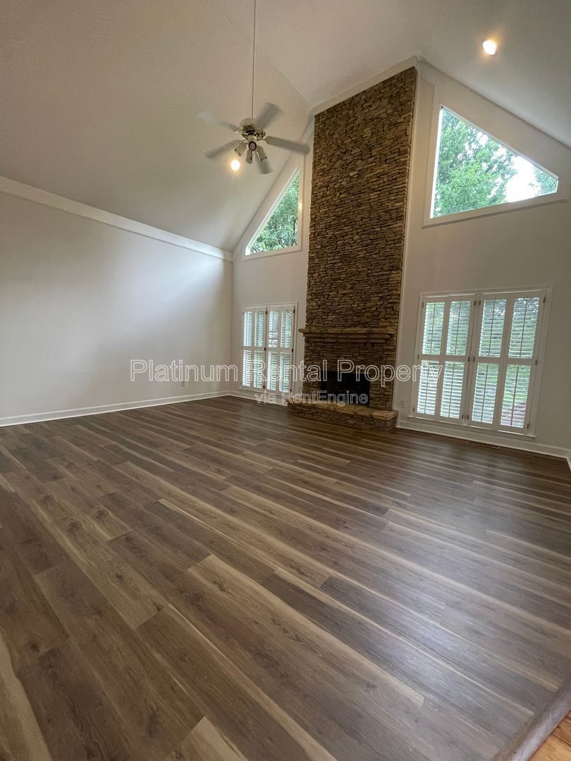 Stunning & exquisite 5 bedroom home on fully finished basement by Platinum Property Management Services, Inc. property image