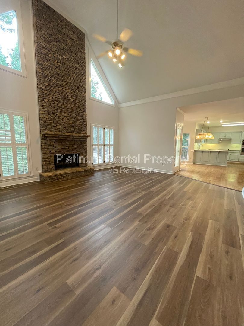 Stunning & exquisite 5 bedroom home on fully finished basement by Platinum Property Management Services, Inc. property image