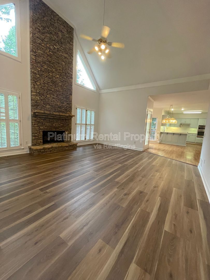 Stunning & exquisite 5 bedroom home on fully finished basement by Platinum Property Management Services, Inc. property image