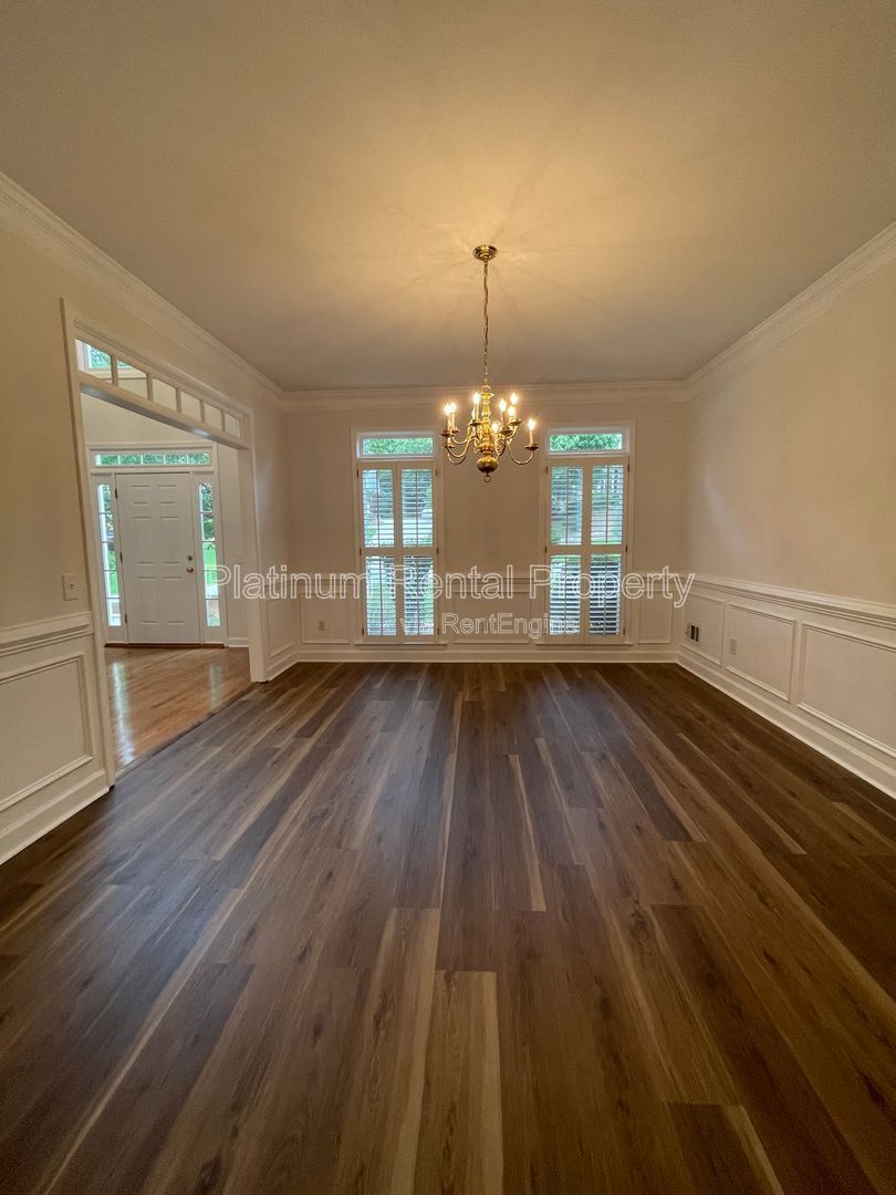 Stunning & exquisite 5 bedroom home on fully finished basement by Platinum Property Management Services, Inc. property image