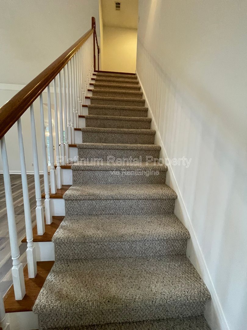 Stunning & exquisite 5 bedroom home on fully finished basement by Platinum Property Management Services, Inc. property image