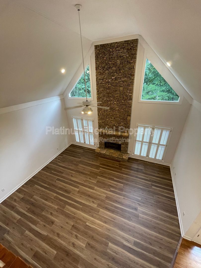 Stunning & exquisite 5 bedroom home on fully finished basement by Platinum Property Management Services, Inc. property image