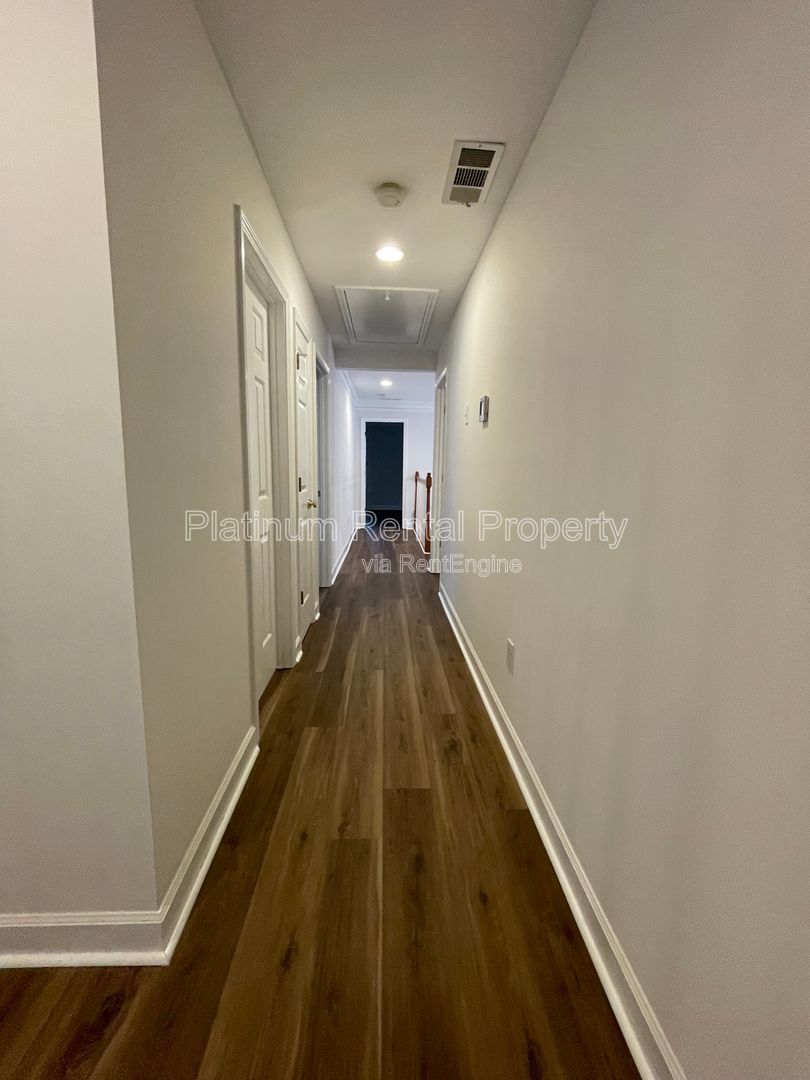 Stunning & exquisite 5 bedroom home on fully finished basement by Platinum Property Management Services, Inc. property image