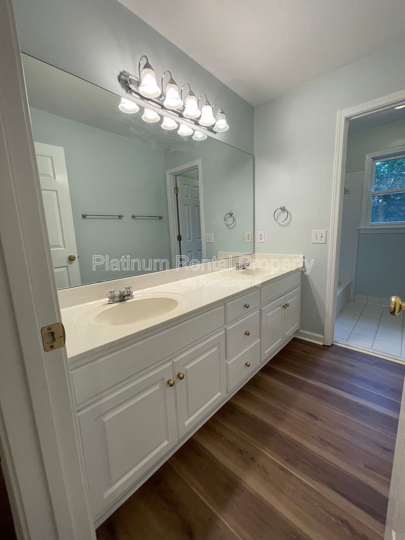 Stunning & exquisite 5 bedroom home on fully finished basement by Platinum Property Management Services, Inc. property image