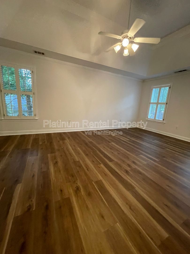 Stunning & exquisite 5 bedroom home on fully finished basement by Platinum Property Management Services, Inc. property image