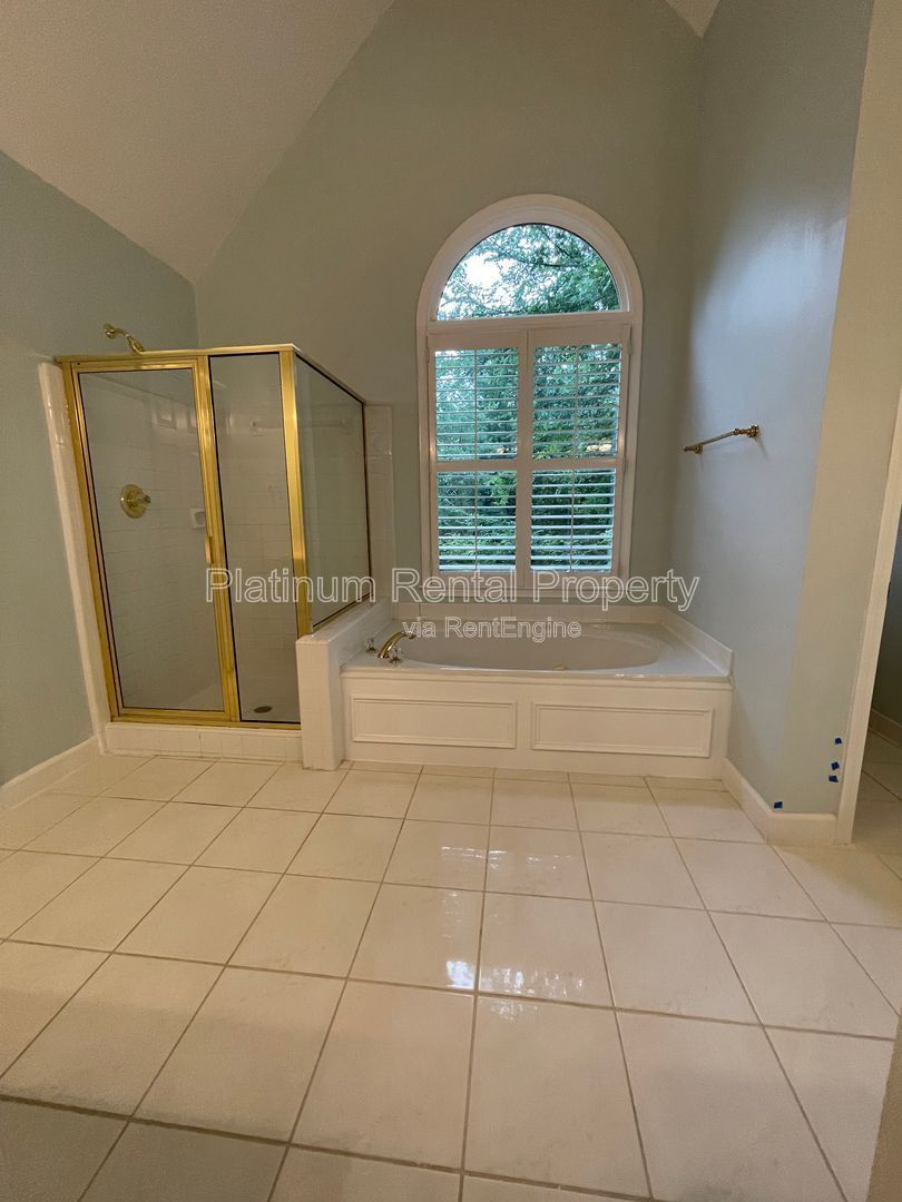 Stunning & exquisite 5 bedroom home on fully finished basement by Platinum Property Management Services, Inc. property image