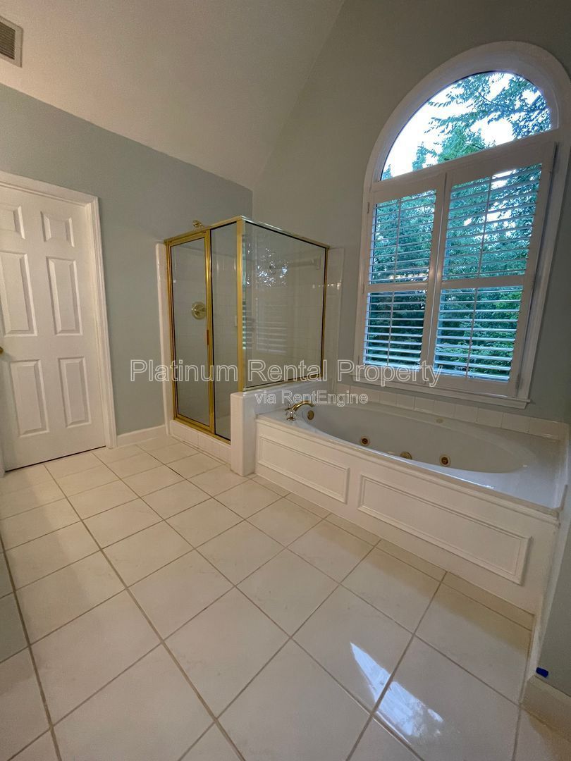 Stunning & exquisite 5 bedroom home on fully finished basement by Platinum Property Management Services, Inc. property image