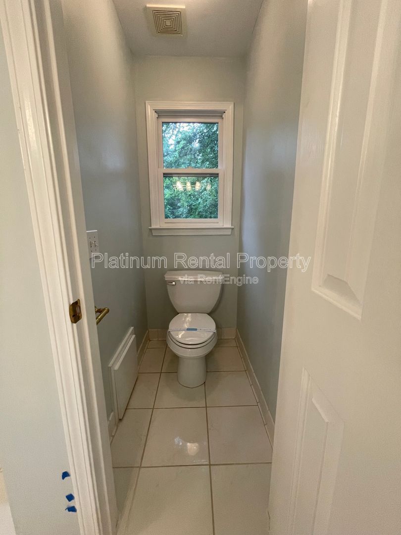 Stunning & exquisite 5 bedroom home on fully finished basement by Platinum Property Management Services, Inc. property image