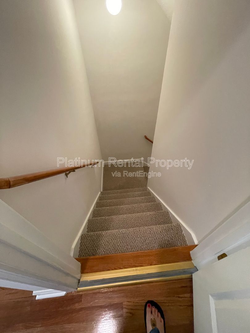 Stunning & exquisite 5 bedroom home on fully finished basement by Platinum Property Management Services, Inc. property image