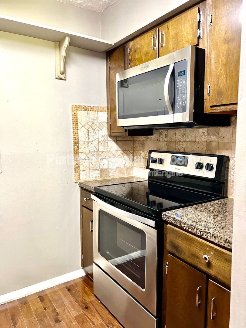 1555 Terrell Mill Pl Se #E property image