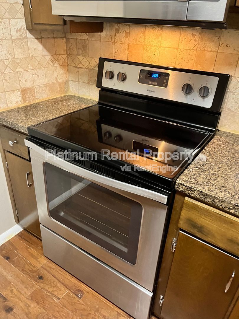 1555 Terrell Mill Pl Se #E property image