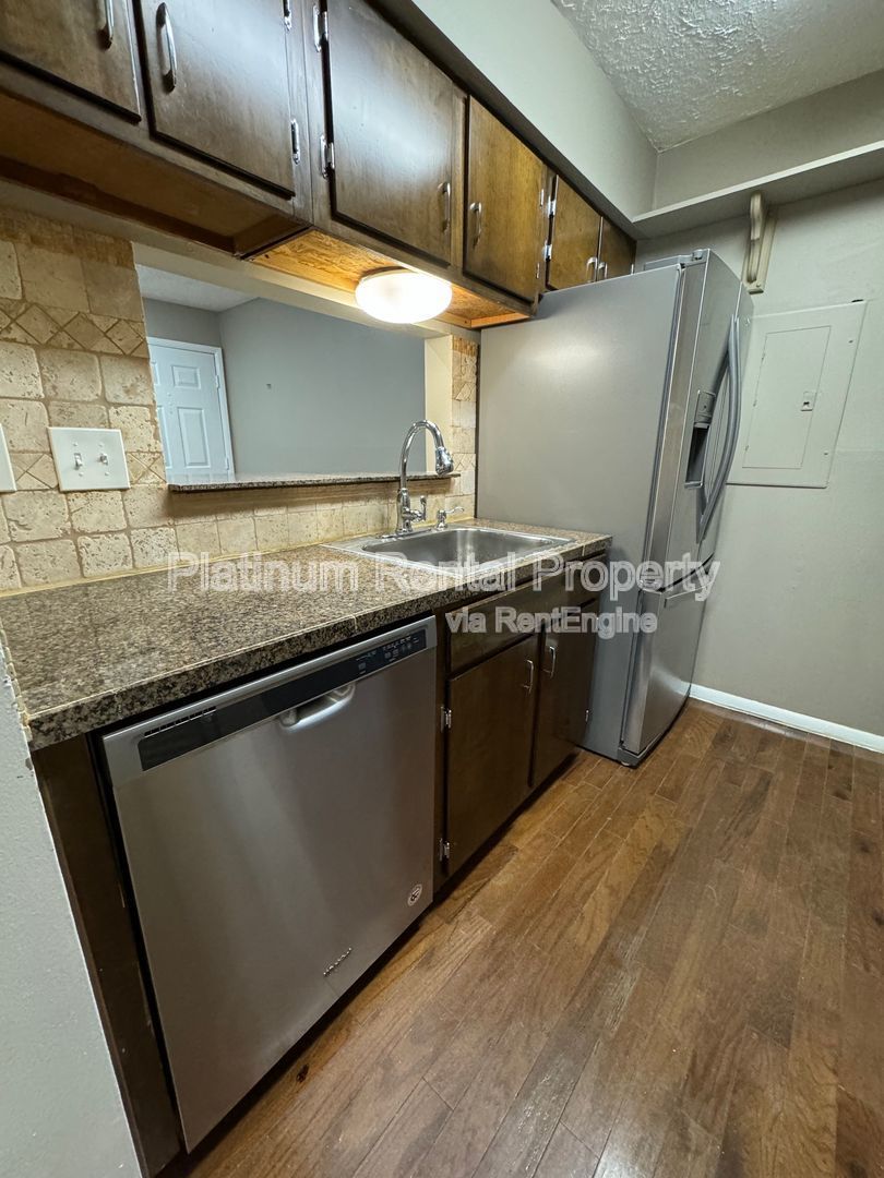 1555 Terrell Mill Pl Se #E property image