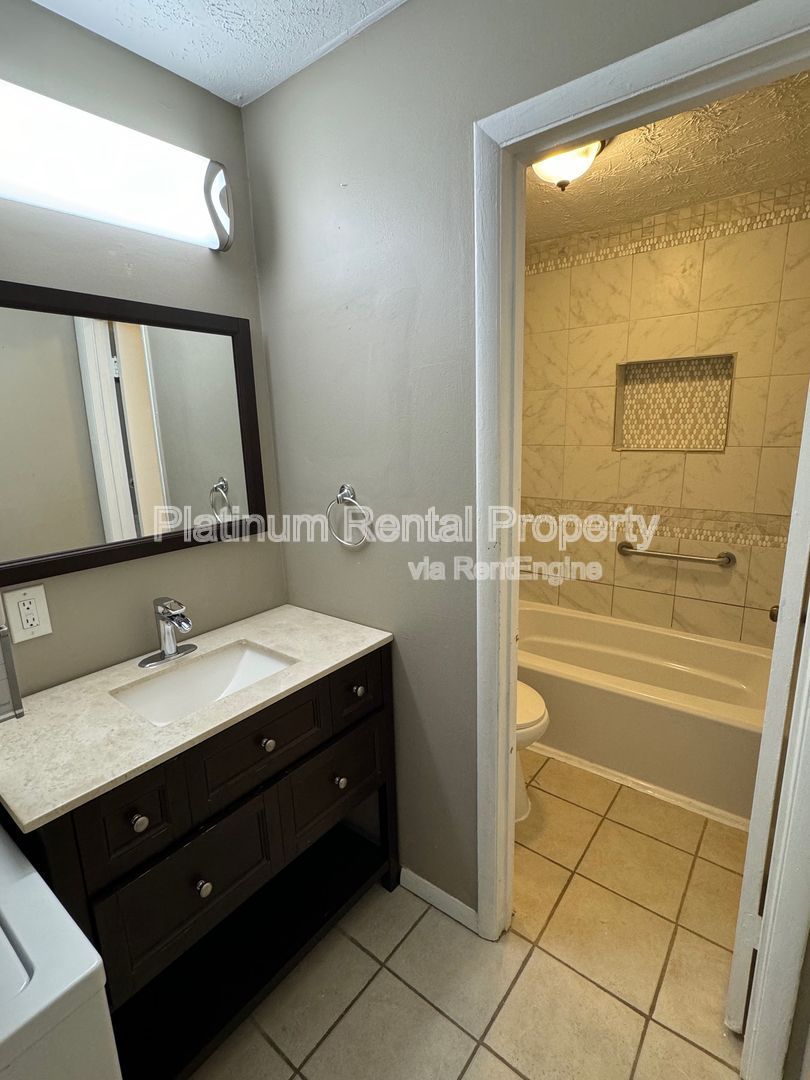 1555 Terrell Mill Pl Se #E property image