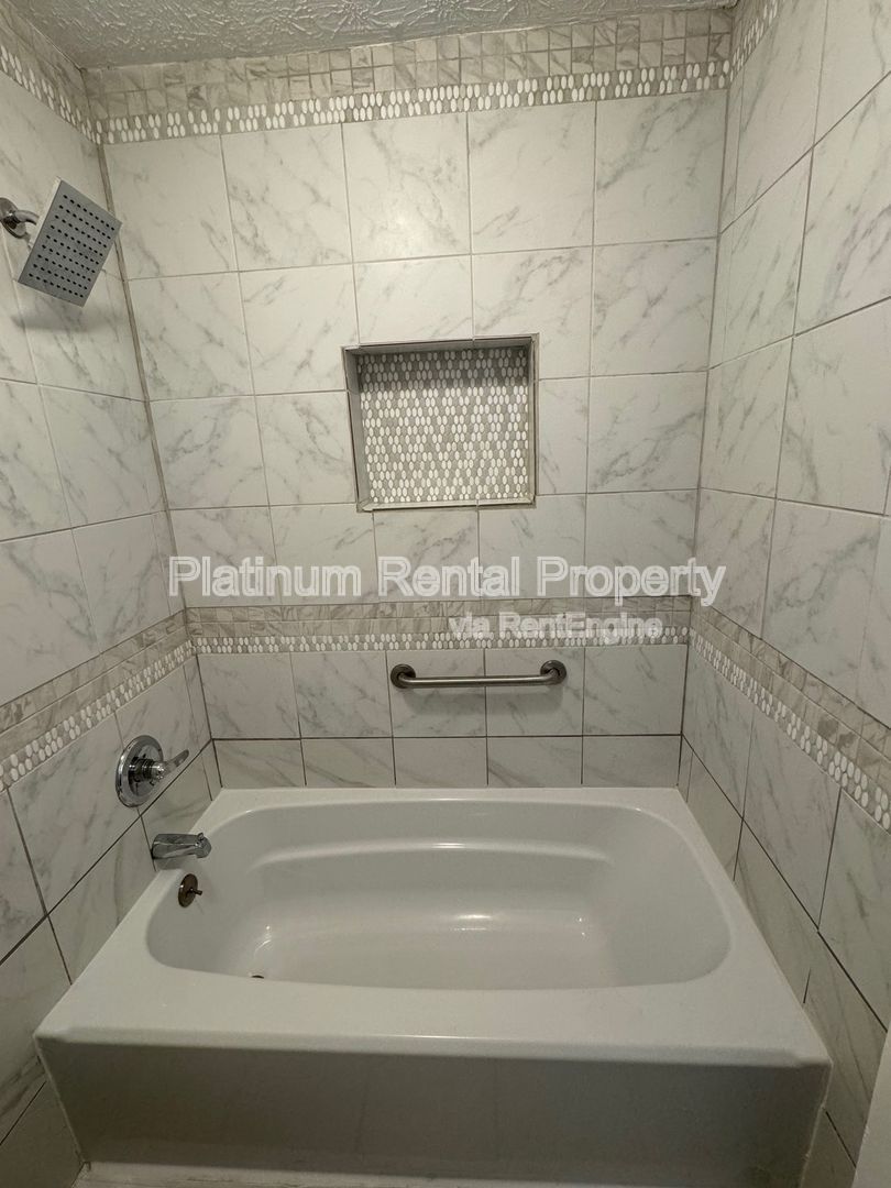 1555 Terrell Mill Pl Se #E property image