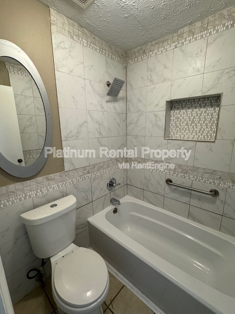 1555 Terrell Mill Pl Se #E property image