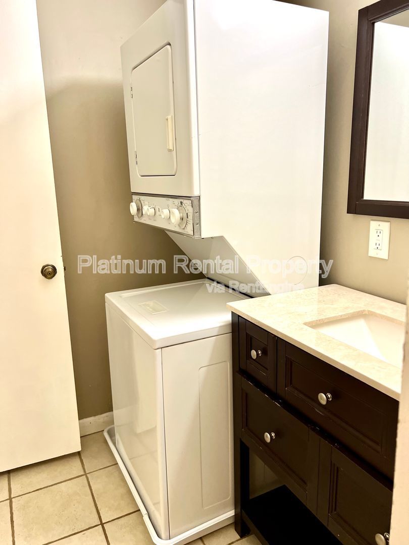 1555 Terrell Mill Pl Se #E property image