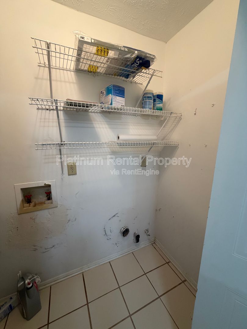 Beautiful UPDATED 2 bedroom condo near Truist Park in Smyrna for rent by Platinum Property Management Services, Inc. property image