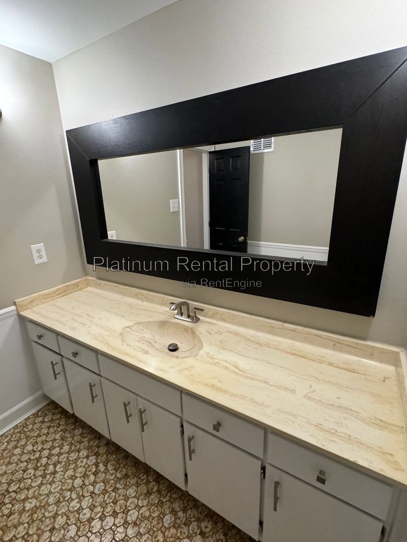 Hard to find, 4 bedroom ranch on basement in Peachtree Corners, by Platinum Property Management, Inc. property image