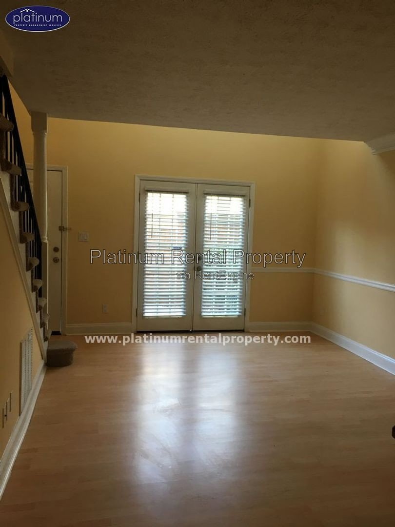 Wonderful opportunity to live in convenient Sandy Springs at an unbeatable price! This awesome one bedroom is featured by Platinum Property Management Services, Inc. property image