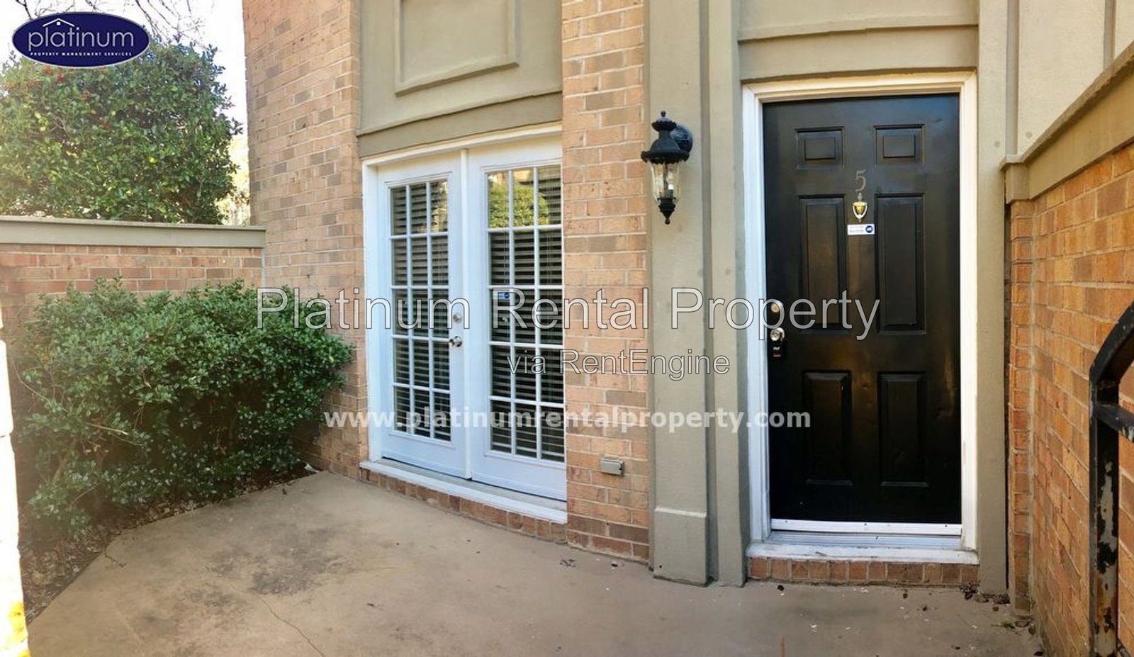 Wonderful opportunity to live in convenient Sandy Springs at an unbeatable price! This awesome one bedroom is featured by Platinum Property Management Services, Inc. property image