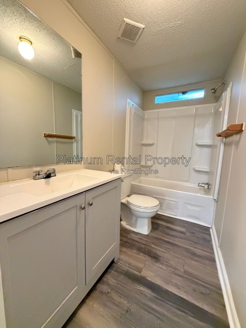 2 Bedroom Home on 1/2 acre lot near Lake Allatoona in Acworth for rent by Platinum Property Management Services, Inc. property image