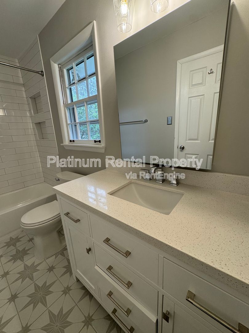 2960 Appling Cir property image