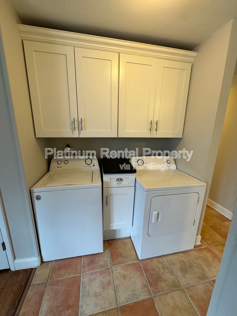 2960 Appling Cir property image