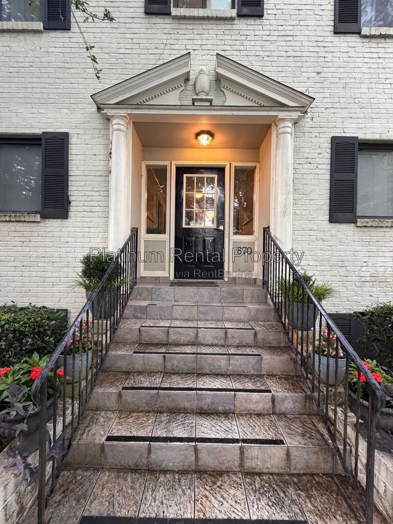 1 bedroom condo in AMAZING midtown location by Platinum Property Management Services, Inc. property image