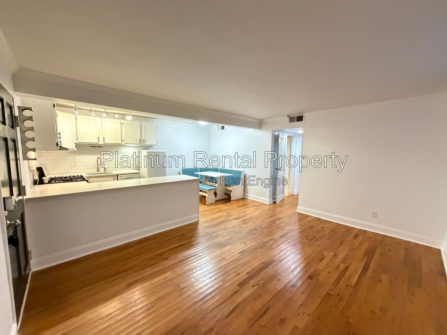 1 bedroom condo in AMAZING midtown location by Platinum Property Management Services, Inc. property image