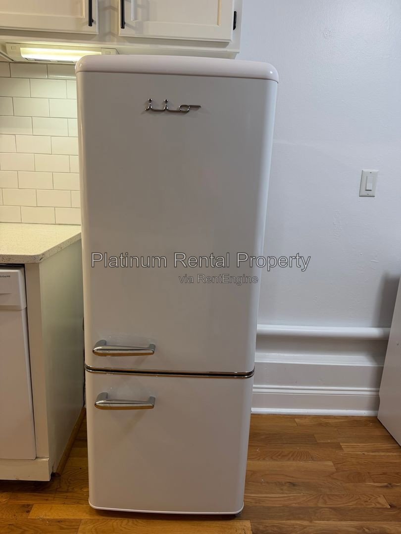 1 bedroom condo in AMAZING midtown location by Platinum Property Management Services, Inc. property image