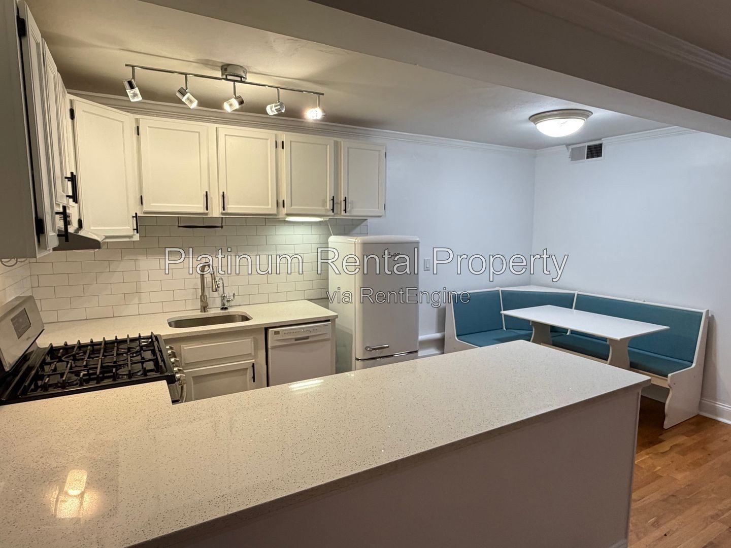 1 bedroom condo in AMAZING midtown location by Platinum Property Management Services, Inc. property image