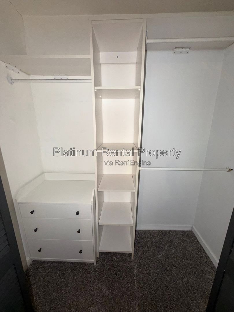 1 bedroom condo in AMAZING midtown location by Platinum Property Management Services, Inc. property image